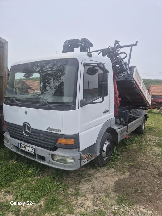 Mercedes Atego basculabil cu macara