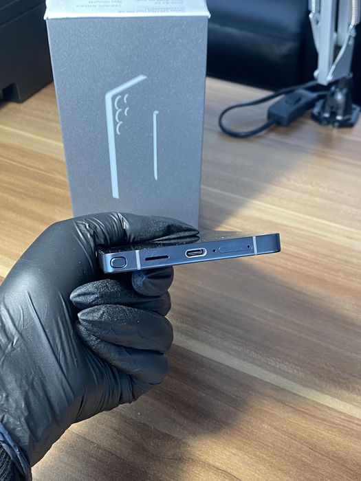 Samsung Galaxy s25 ultra • 256 GB • Titanium Jetblack