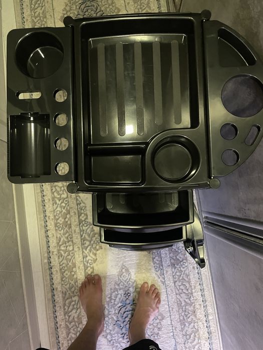 Pomoshnitsa (Yordamchi stol)