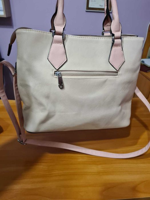 Дамски чанти в бледорозова гама