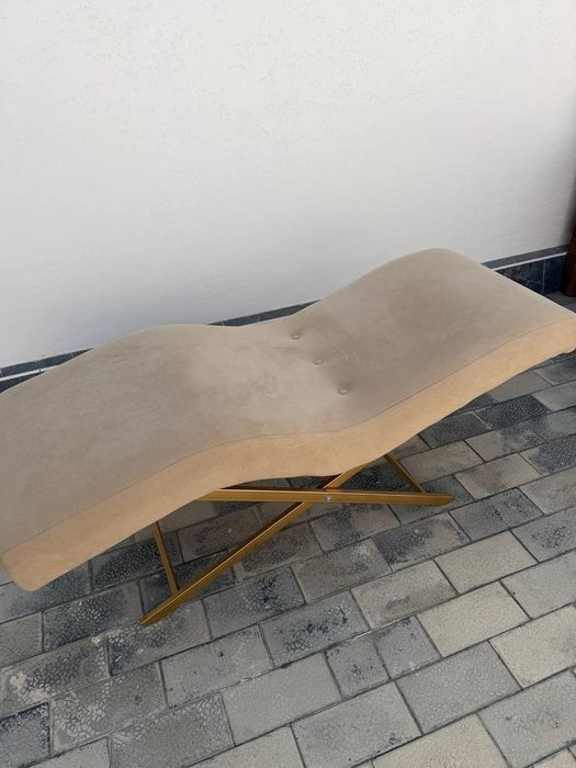 Srochna kreslo bilan kushetka sotiladi