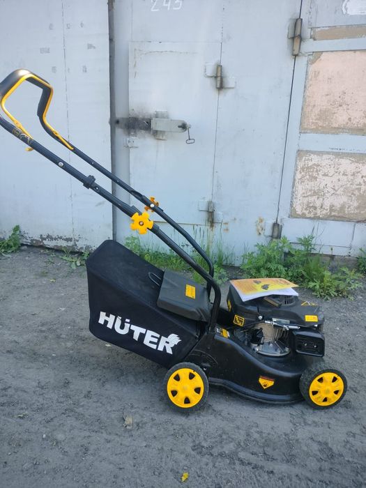 Продам газонокосилку
