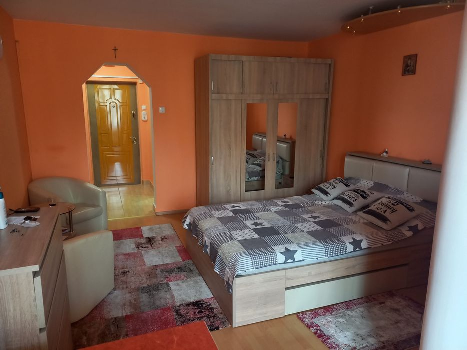 Garso./Apart.1 cam,30mp,chirie rogerius 1300RON/1200RON-Minim 6 LUNI