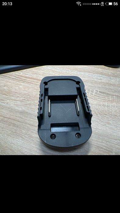 Продавам преходник за 18 V литиви батерии