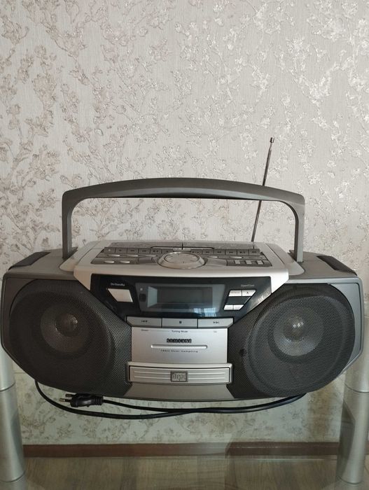 Радио магнитофон "SAMSUNG"