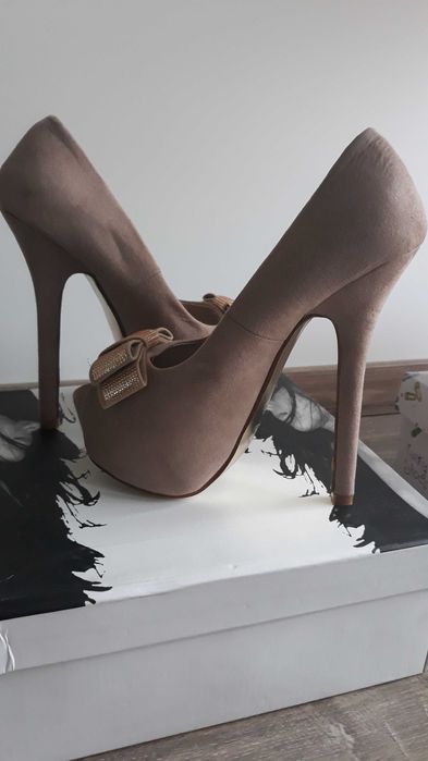 Официални обувки