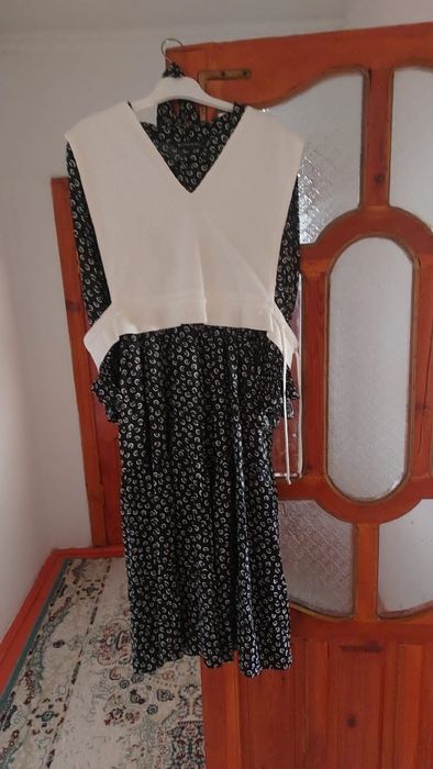 Киімдер сатылады