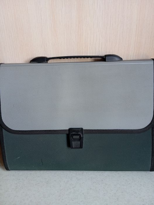 Продам   портфели