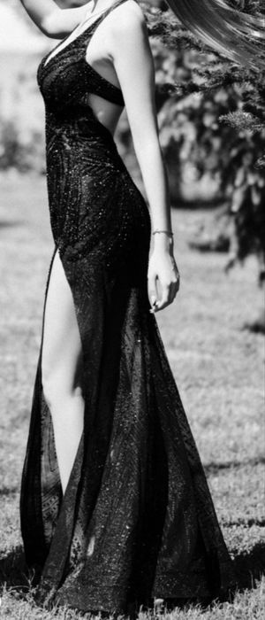 Бална рокля, черна, блестяща