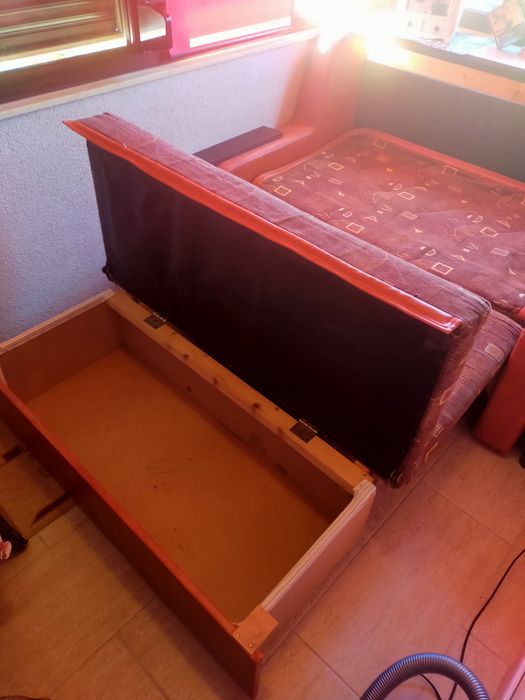 Vând canapea 2 locuri, extensibila