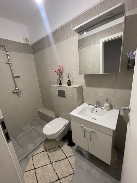 Apartament 3 camere +loc de parcare