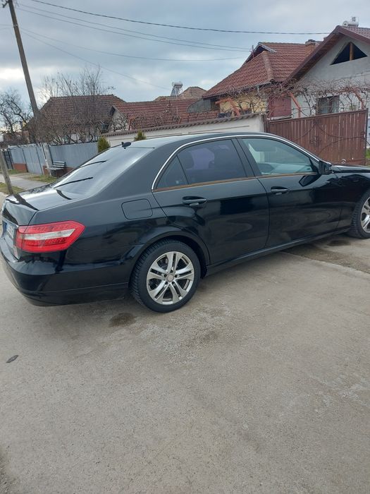 Vând Mercedes w212 an 2010 motor 2,2 preț 6500 euro sau la schimb 7000