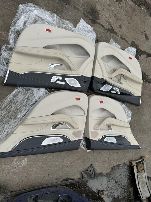 Кожен салон за Мерцедес Гт Амг Mercedes Gt amg w290