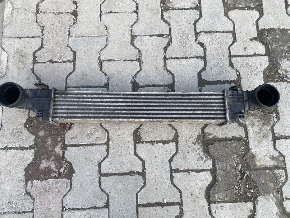 Продам интеркуллер на мерседес 211 , привозной