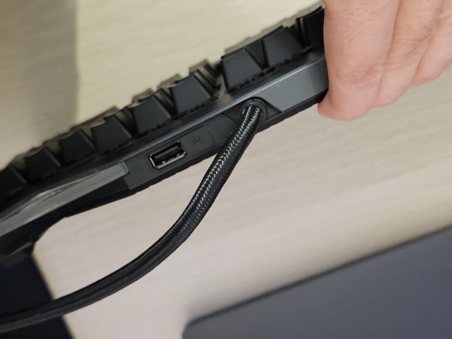 Tastatura gaming mecanica Asus Rog strix flare