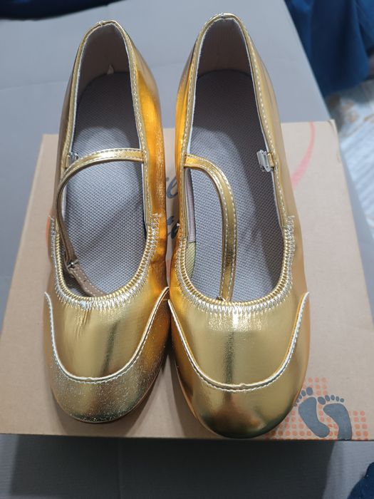 Продам туфли золотистый для танцев