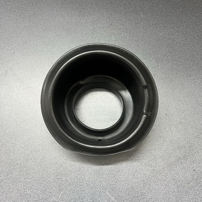 Кожух заливной горловины bmw e34 e32 бмв е34 е32