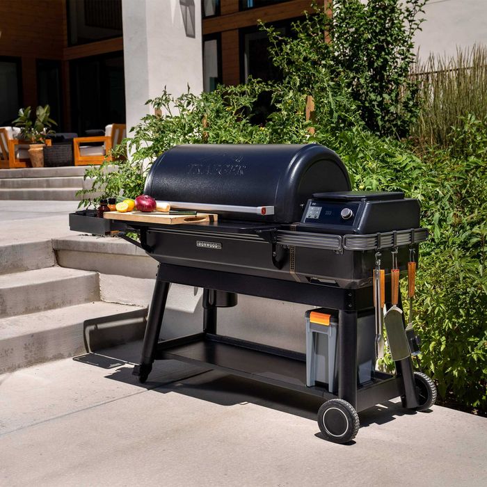 Inchiriez gratar/ smoker  Traeger Ironwood XL - Pentru Evenimete si Petreceri