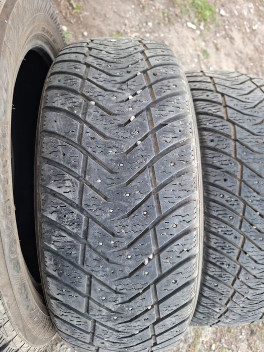 Продам шины. 235/55/19  якохама