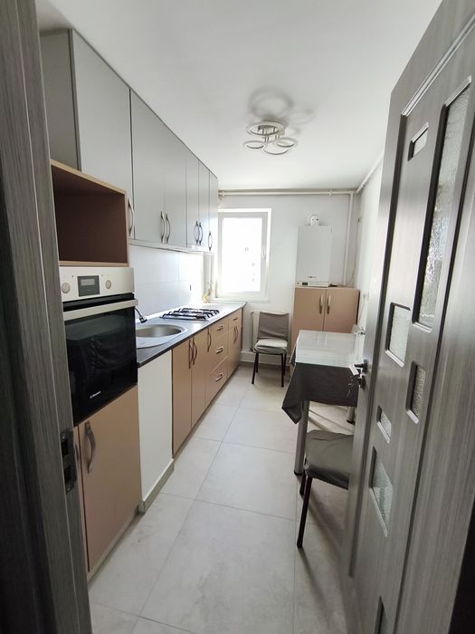 De închiriat Apartament 3 camere piata Progresului