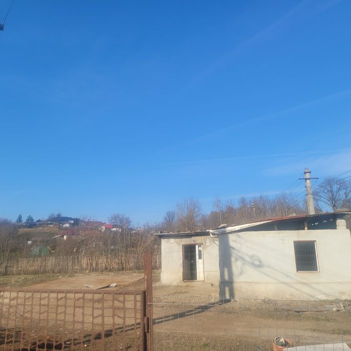 Vand sau schimb cu apartament