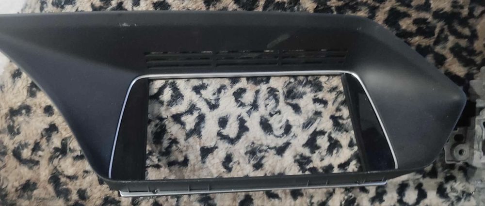 Оригиналната навигация/ мултимедия за Мерцедес W212