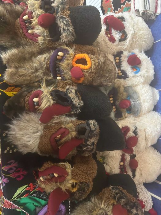 Măști tradiționale românești – lucrate manual