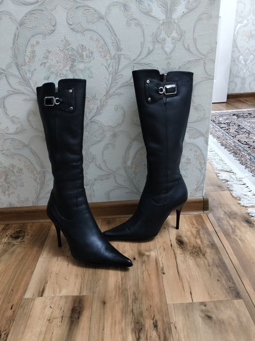 Женское кожаные сапоги