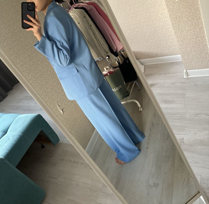 Продам костюм ZARA