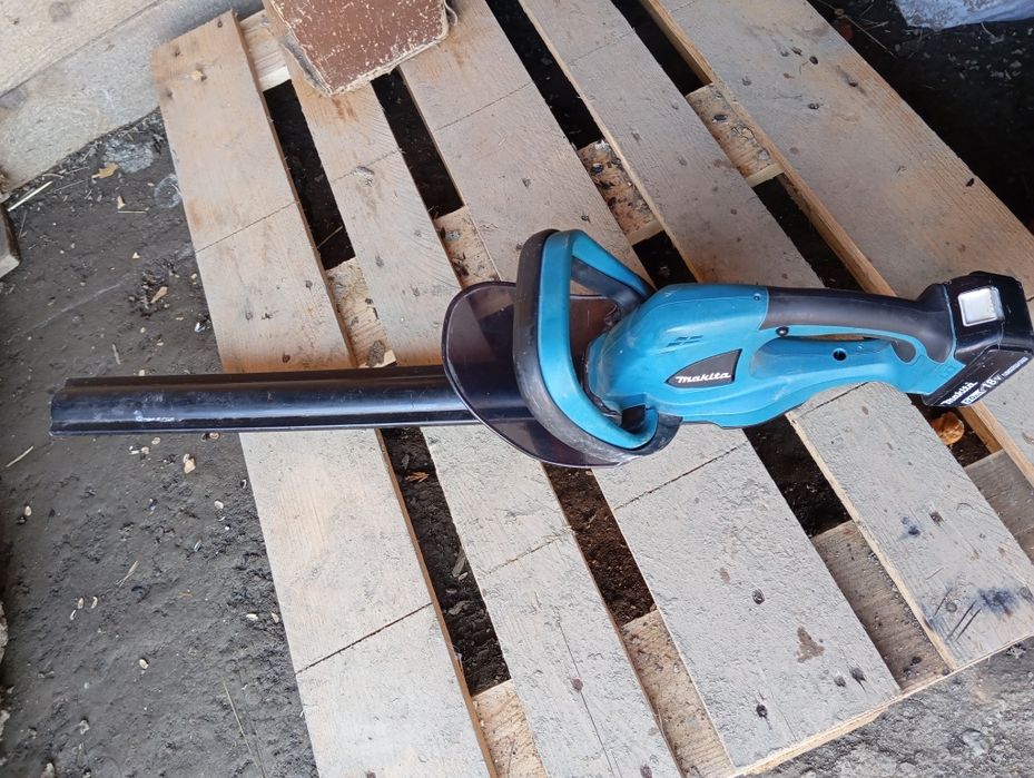 Vând foarfeca originală