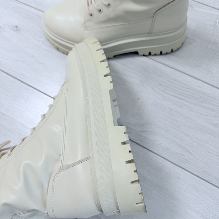 Ботинки/ бутсы Stradivarius в отличном состоянии