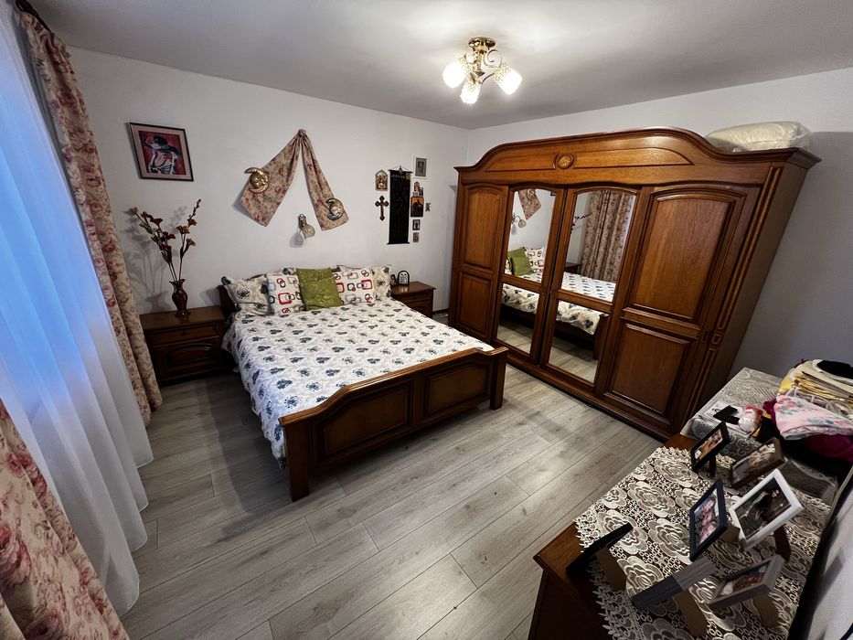 PF Inchiriez casa la gara mare 2 camere parcare foisor