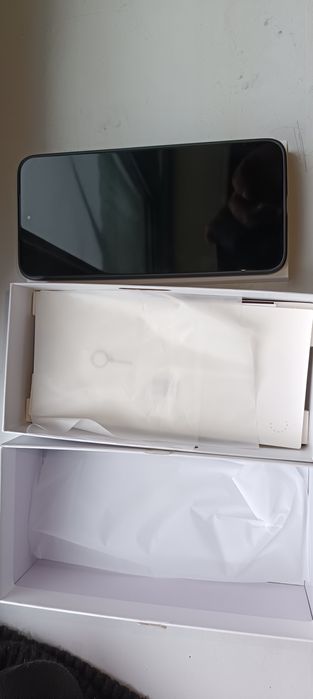 HONOR X9D srochno sotiladi holati yangi