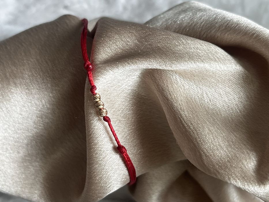 Червен конец с злато 14К