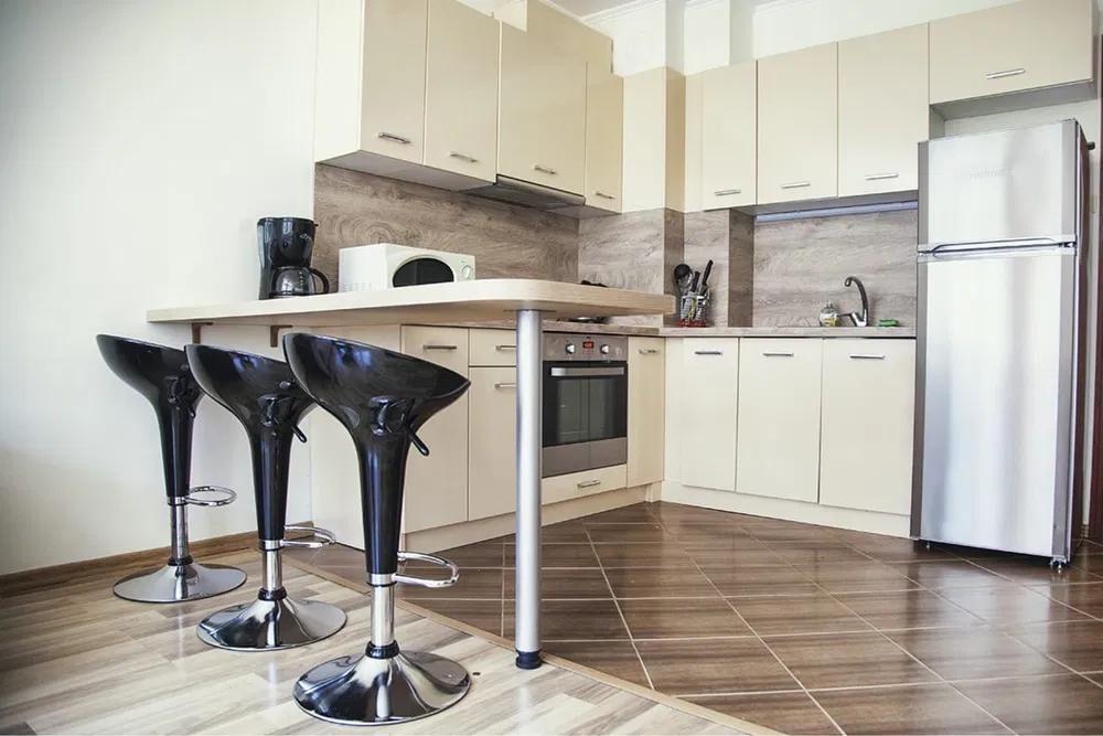 Дава се под наем Двустаен апартамент в Варна, Базар Левски - 70 кв.м за 600 € - Снимка #3