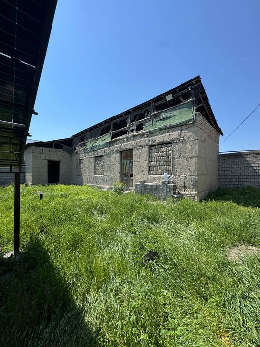 Продаётся земля 12 соток с солнечними панелями 50кв. Доход 1000$ в мес