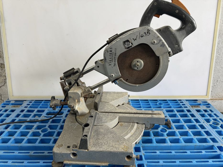 Циркуляр пендула - Elu 1200 W