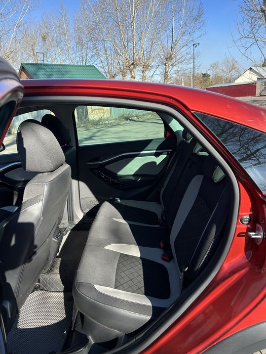 Продам Весту кросс