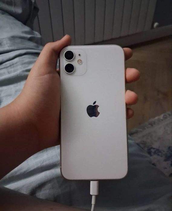 11 айфон хорлщий белый