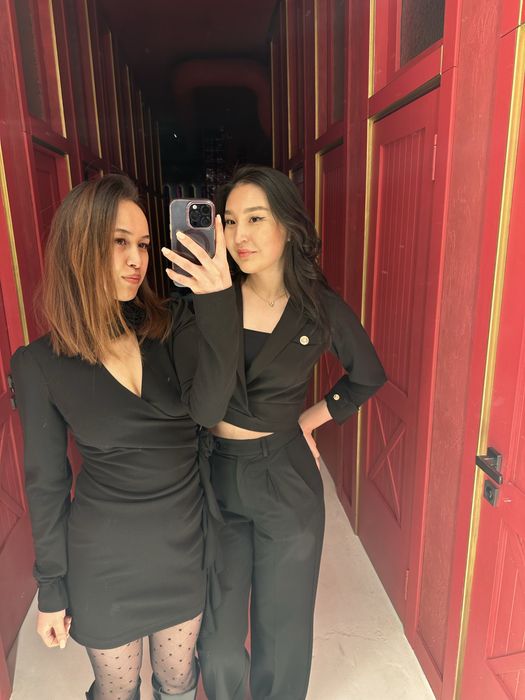 Продам платье Lichi.