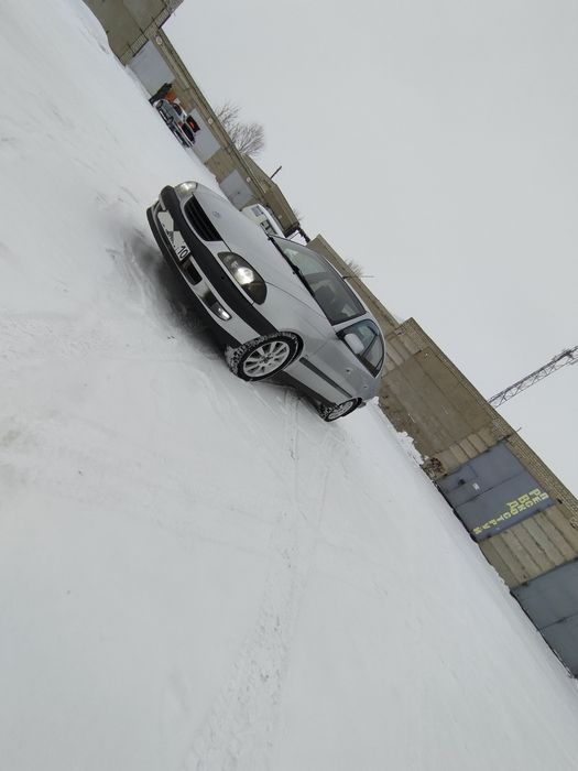 Продам Авенсис..