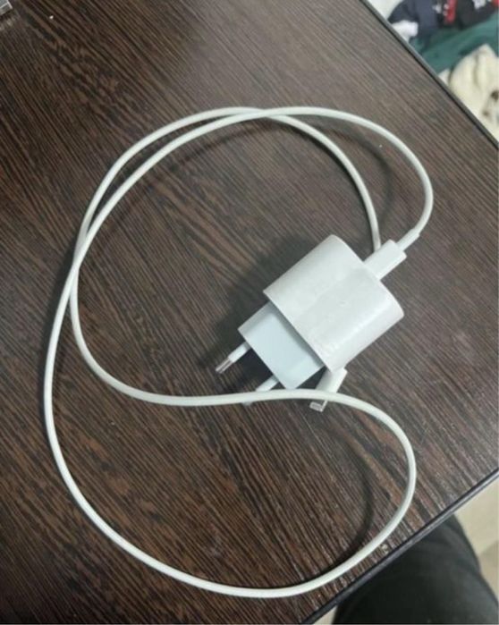 Продам зарядку оригинал