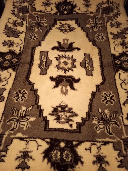 Нови битови пътеки, килими, китеници за механа