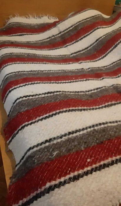 Pătură din Maramureș, lână 100%, nefolosită, stare impecabila