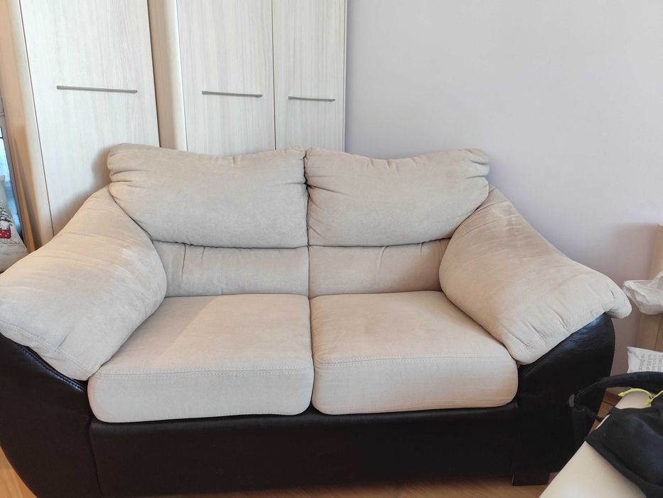 Диван двойка бежов