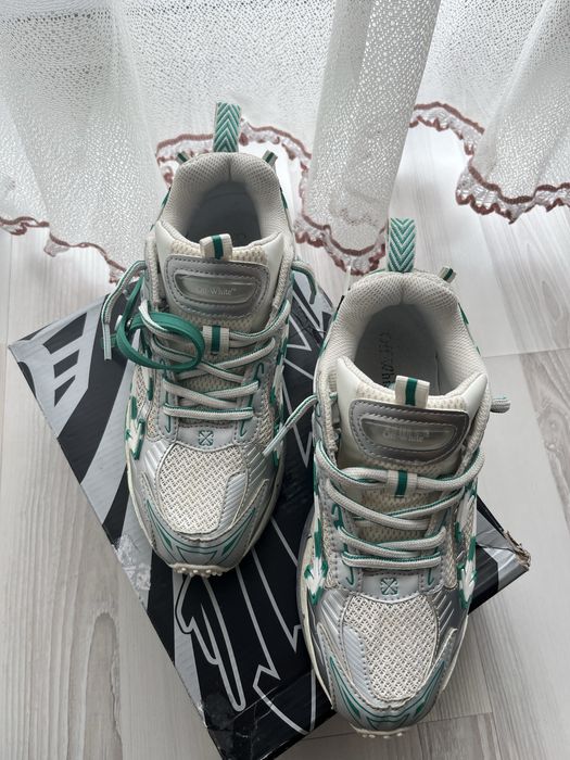 Off-white be right back