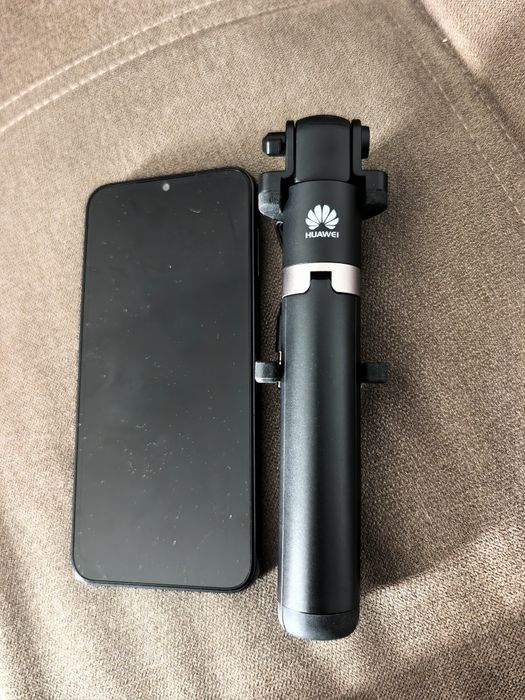 Vând selfie stick original Huawei cu fir (Jack 3.5mm), funcție trepied