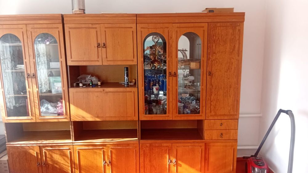 Стенка б/у продам срочно