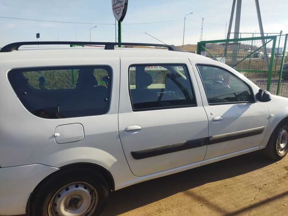 Продам машину ларгус