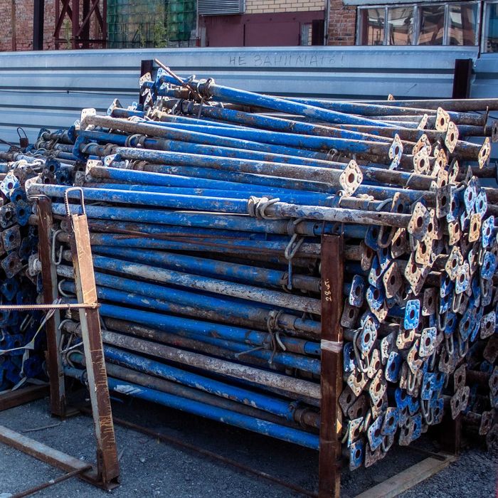 Продам телескопические стойки, струбцины, подпорки, домкрат